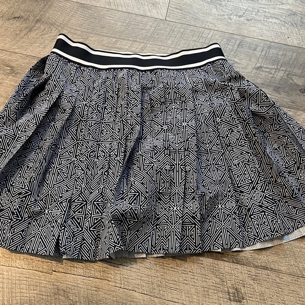 Greyson golf skirt NWT